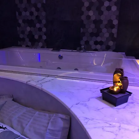 Luxury * Asís